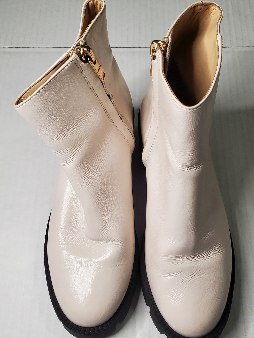Coach Pale Cream Leather Ankle Booties with Gold Zipper 5.5